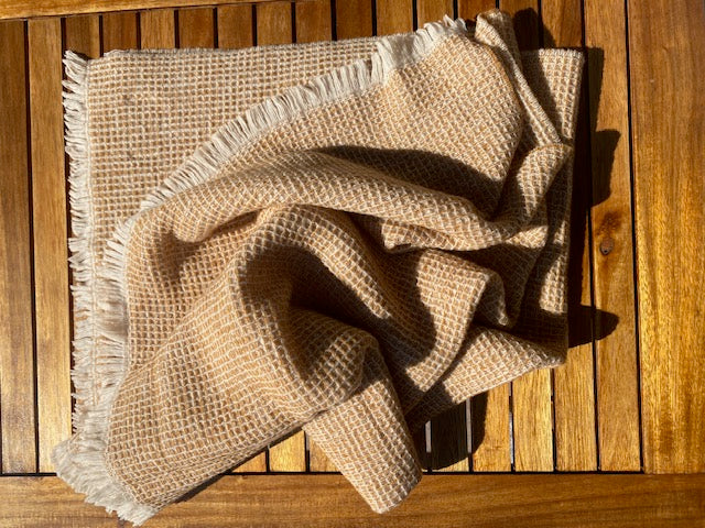 Spinnerigarden throw blanket - Waffle weaving pattern kid size - Hannes wool store